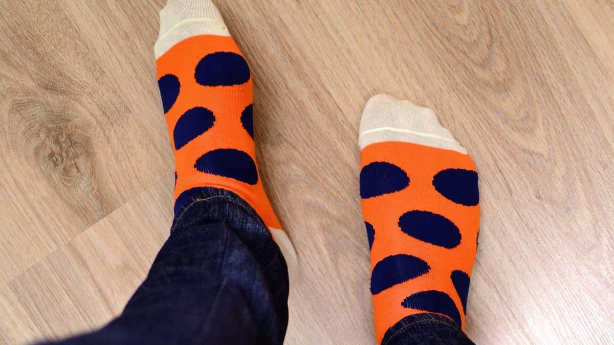 Les chaussettes fantaisie : optez pour des détails fun et humoristiques !