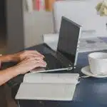 Suivre les actus avec l'intelligence stratégique : un avantage concurrentiel
